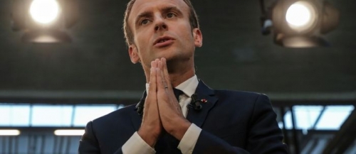 Macron4.jpg